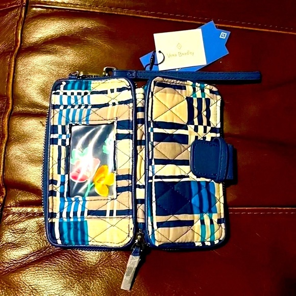 🆕 Vera Bradley Blue and Beige Smartphone Wristlet NWT - Picture 3 of 9